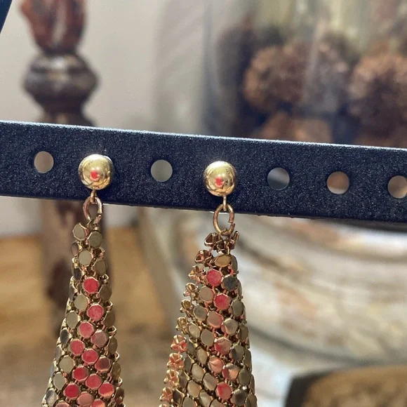 Vintage Gold and Mesh Dangle Earrings - Picture 5 of 8